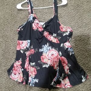 Plus size floral pleated tank